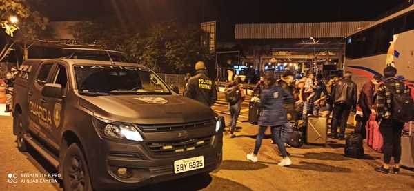 Llego otro contingente de PARAGUAYOS desde Sao Paulo