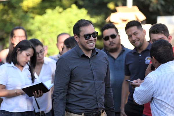 Miguel Prieto “BAJO LA LUPA”