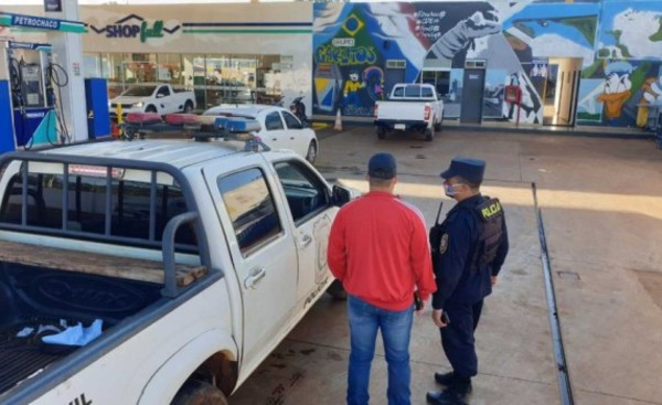 Estación de servicios es asaltada por motochorros armados