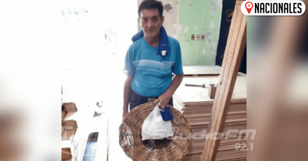 Policías tiraron al piso sus chipas y le sacaron la recaudación del día
