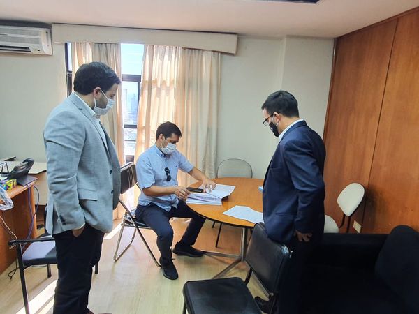 Allanan Petropar por irregularidad en compra de agua tónica y otros