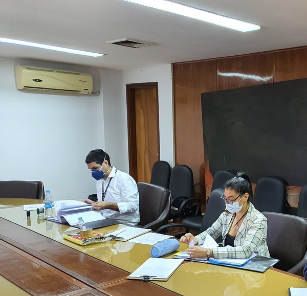 Allanamiento a Petropar es por denuncia de sobrefacturación en compra de tapabocas y agua tónica, confirmó fiscal interviniente - ADN Paraguayo