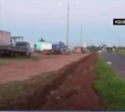 Cavan zanja en frontera con el Brasil para evitar paso vehicular - Paraguay.com