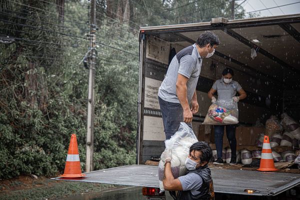 Productores de eventos entregan 680 kits de alimentos