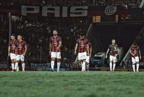 En Cerro plantean pago a medias y jugadores no aceptan