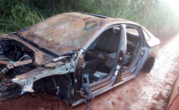 Vehículo "carneado" es encontrado en camino vecinal de Hernandarias