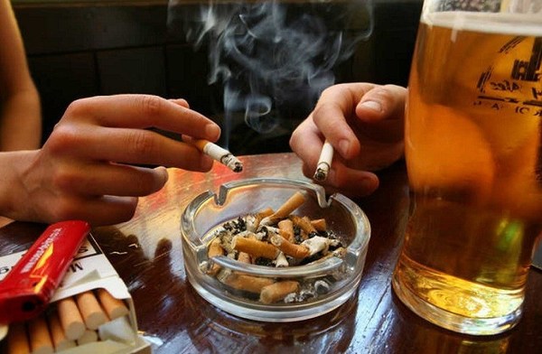 El alcohol y el tabaco te hacen más vulnerable al COVID-19 - Paraguay Informa