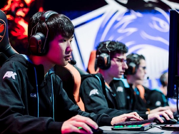 La FIFA quiere profesionalizar los eSports