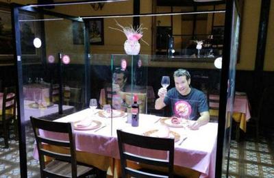 Las mamparas de acrílico que podrían salvar a bares y restaurantes durante la pandemia - C9N