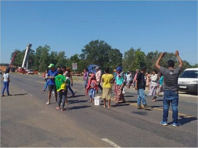 Indígenas cierran ruta PY02 para exigir kits de alimentos