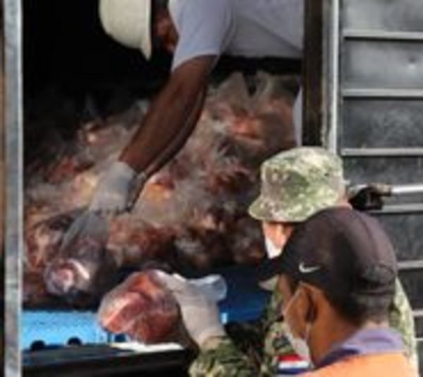 Ganaderos donan víveres y carne a familias vulnerables  - Paraguay.com