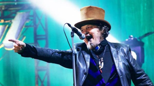 Zucchero entona un “himno a la vida” ante el Coliseo por el Día de la Tierra - Gente - ABC Color
