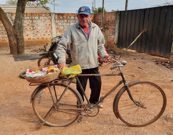 Don Marcelino solventó la educación de sus hijos vendiendo chipa - Paraguay Informa