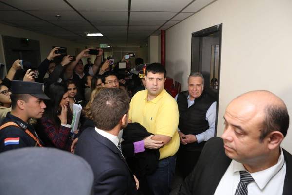 Oscar Ganzález Daher y su hijo cumplirán arresto domiciliario en Asunción - Paraguay Informa
