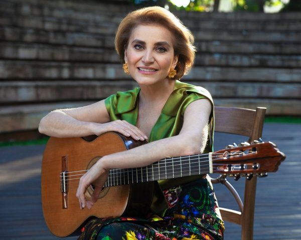 Berta Rojas será la primera mujer en recibir la Guitarra de Plata - Paraguay Informa