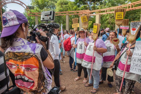 Prestadores de servicios de domésticas deben aportar a IPS por una hora o 26 días - Paraguay Informa
