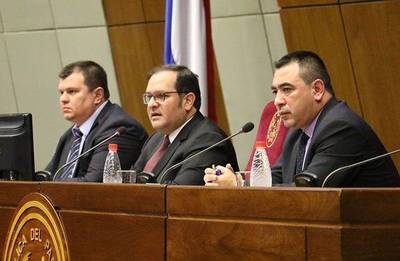 Aumentos digitados en tres pequeñas entidades estatales - Paraguay Informa