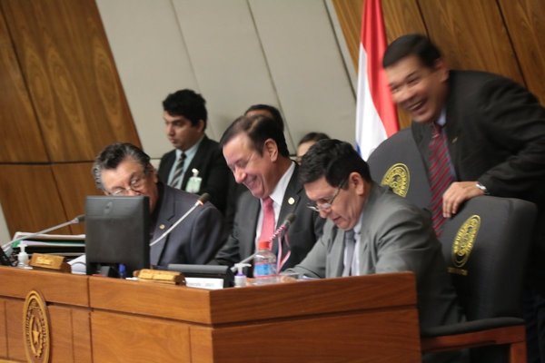 Diputados aumentan las trabas para la pérdida de investidura - Paraguay Informa