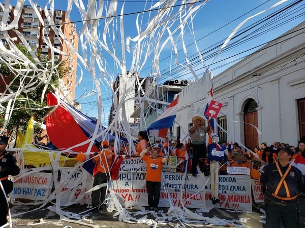 La Comisión de Escrache anuncia que ahora van por Cuevas y Portillo - Paraguay Informa