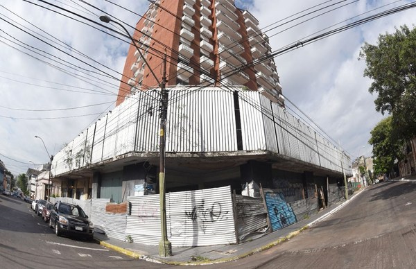 Edificios públicos abandonados podrían ser convertidos en viviendas - Paraguay Informa