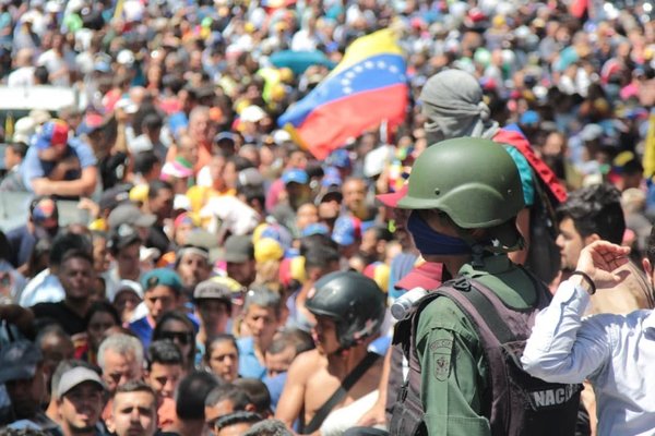 Embajada de Brasil recibe a varios militares venezolanos - Paraguay Informa