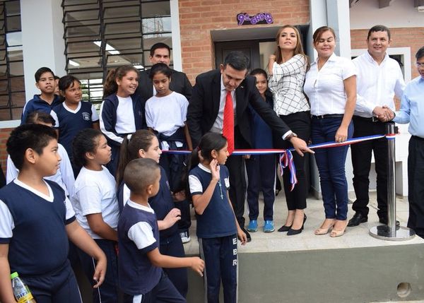 Presentan proyecto de ley para “liberar” al MEC de la ejecución de obras e implementación de tecnología - Nacionales - ABC Color