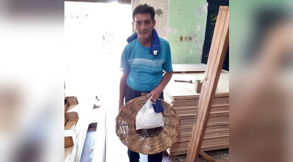 HOY / Lo subieron a la patrullera, tiraron sus chipas y le quitaron su dinero: chipero denuncia a policías