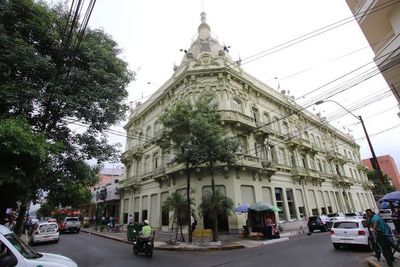 Hacienda reitera que incentivará inversión en obras públicas - Paraguay Informa