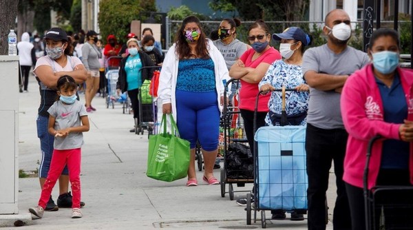 Millones de personas hacen fila para recibir comida en EEUU - Paraguay Informa