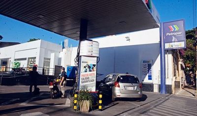 Plantean ampliar capacidad de stock para aprovechar combustible barato - Economía - ABC Color