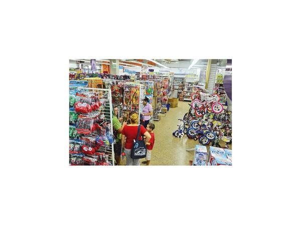Tiendas retail cortan cadena de pago y reclaman ayuda