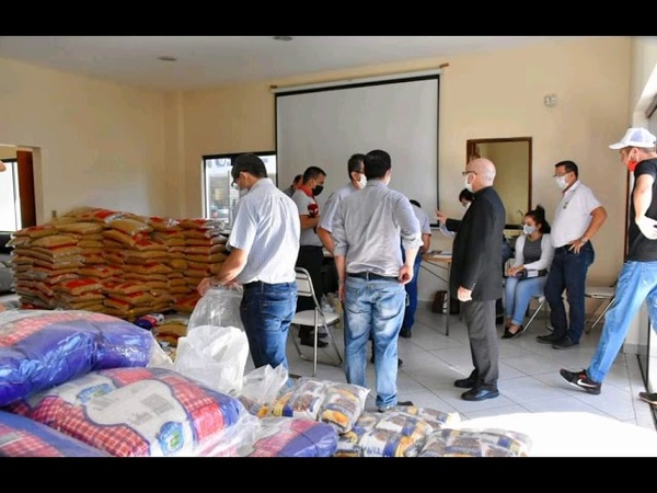 ITAPÚA SOLIDARIA REALIZÓ LA ENTREGA DE ALIMENTOS A ORGANIZACIONES