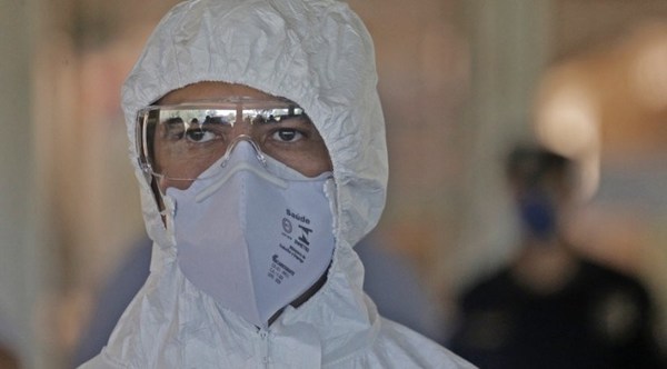 Lamentan que médicos compren sus propios productos de proección - Paraguay Informa