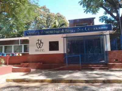 Escuela privada exonera multas por mora, pero mantiene cuotas