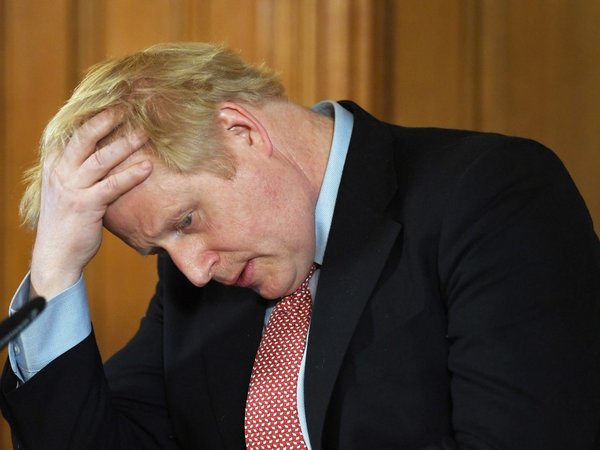 Boris Johnson se reúne con la reina Isabel tras salir del hospital