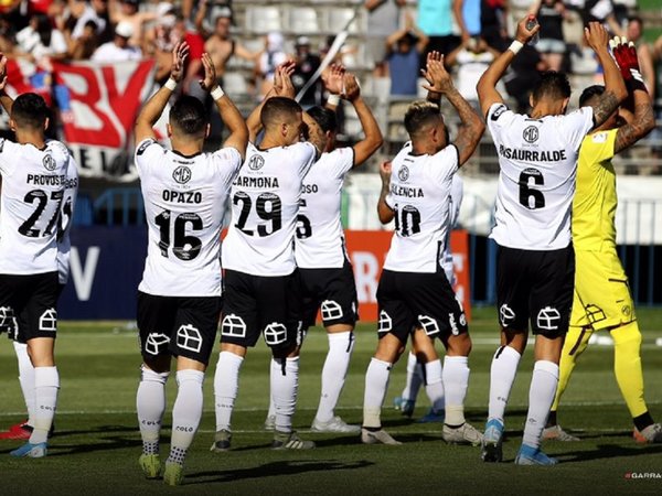 Jugadores de Colo Colo y directivos mantienen conflicto por rebaja salarial