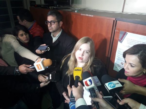 Designan a Liliana Alcaráz como interina para caso Petropar - Nacionales - ABC Color