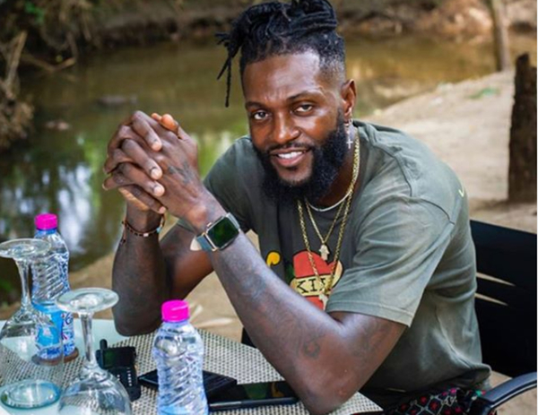 Rodrigo Codas: “Adebayor está con ganas de volver y aportar a Olimpia”