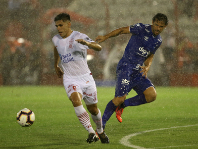 Huracán reconoce deudas y se compromete a pagar
