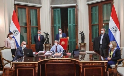 HOY / Ejecutivo analiza propuesta de "cuarentena inteligente"