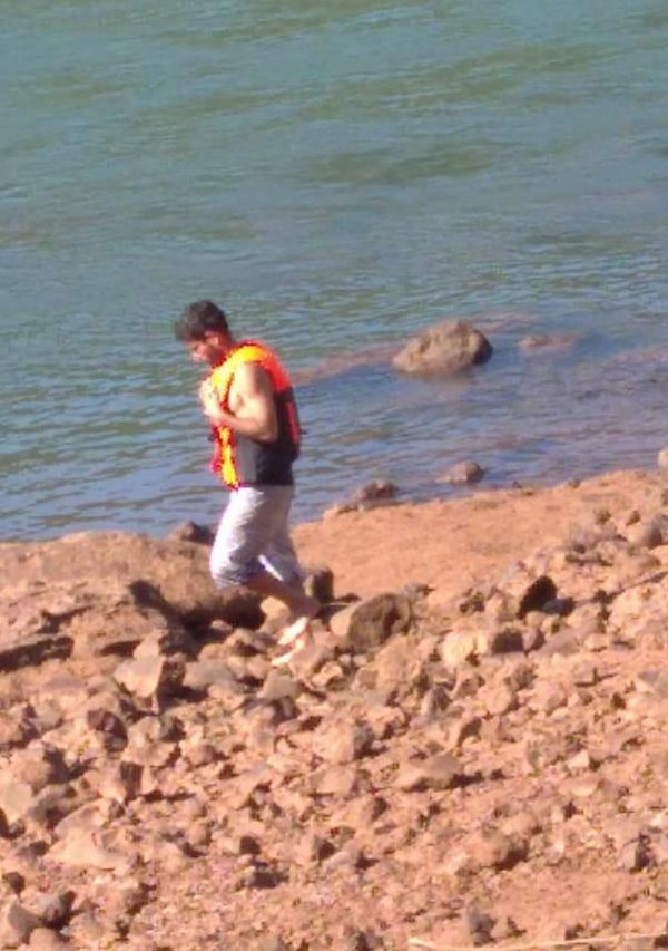Detienen a brasileño que intentó cruzar nadando el río Paraná