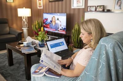 Disponen que funcionarios públicos podrán trabajar a distancia - Nacionales - ABC Color