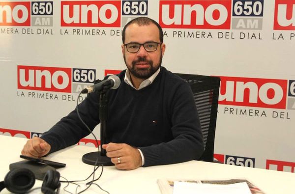 Periodista denuncia hackeo de su línea