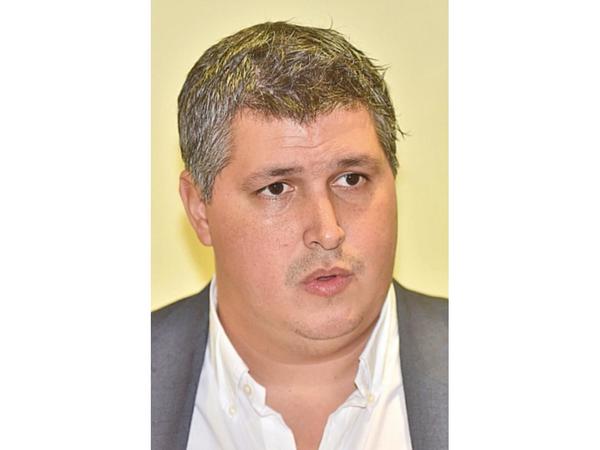 Postergan desafuero de Esteban Samaniego