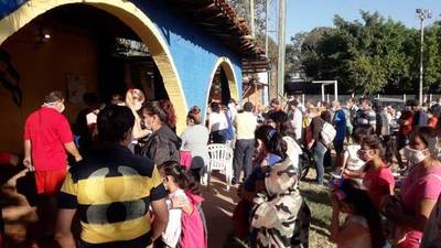 Vacunatorio repleto en Luque •