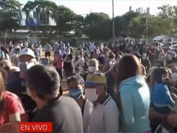 Covid-19: Aglomeración en vacunación contra la influenza