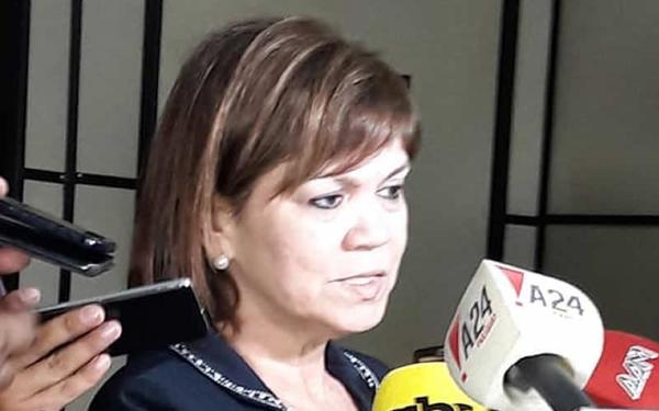 Caso Karin Salum: Abogada asegura que no violó su cuarentena y que tiene enfermedad respiratoria de base por lo que fue llevado a su domicilio - ADN Paraguayo
