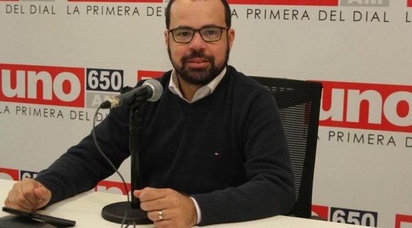 Periodista denuncia haber sido víctima de clonación de su número de teléfono