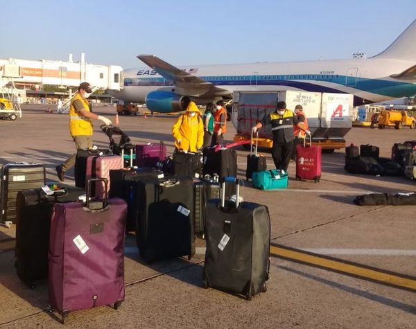 Repatriados que viajaron con Salum resaltan que fue “llamativo” que lo apartaran del grupo - Nacionales - ABC Color