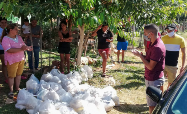 HOY / Jugadores de San Lorenzo colaboran con familias carenciadas en asentamientos